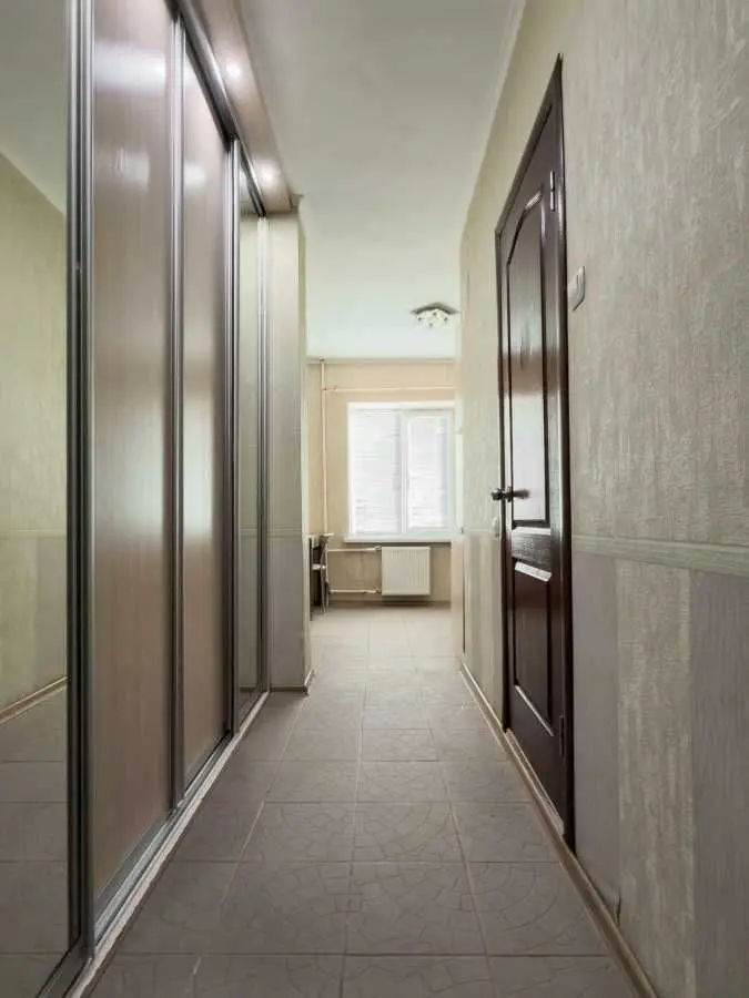 Фото Продаю 1 кімнатну квартиру, 36 кв. м, Райдужна вул. 69 Київ, ціна: 48000 USD, код 6437