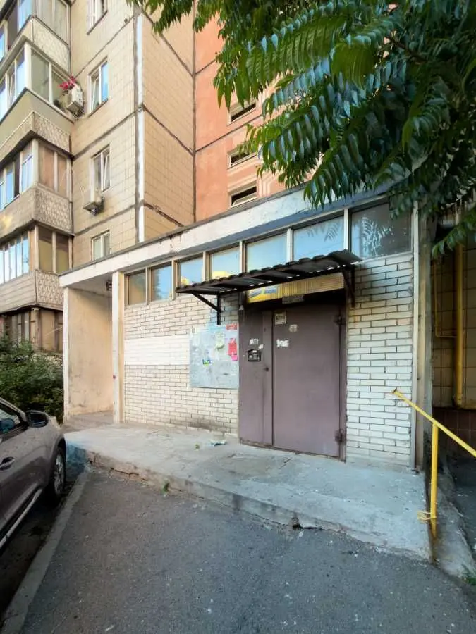 Фото Продаю 1 кімнатну квартиру, 36 кв. м, Райдужна вул. 69 Київ, ціна: 48000 USD, код 6437