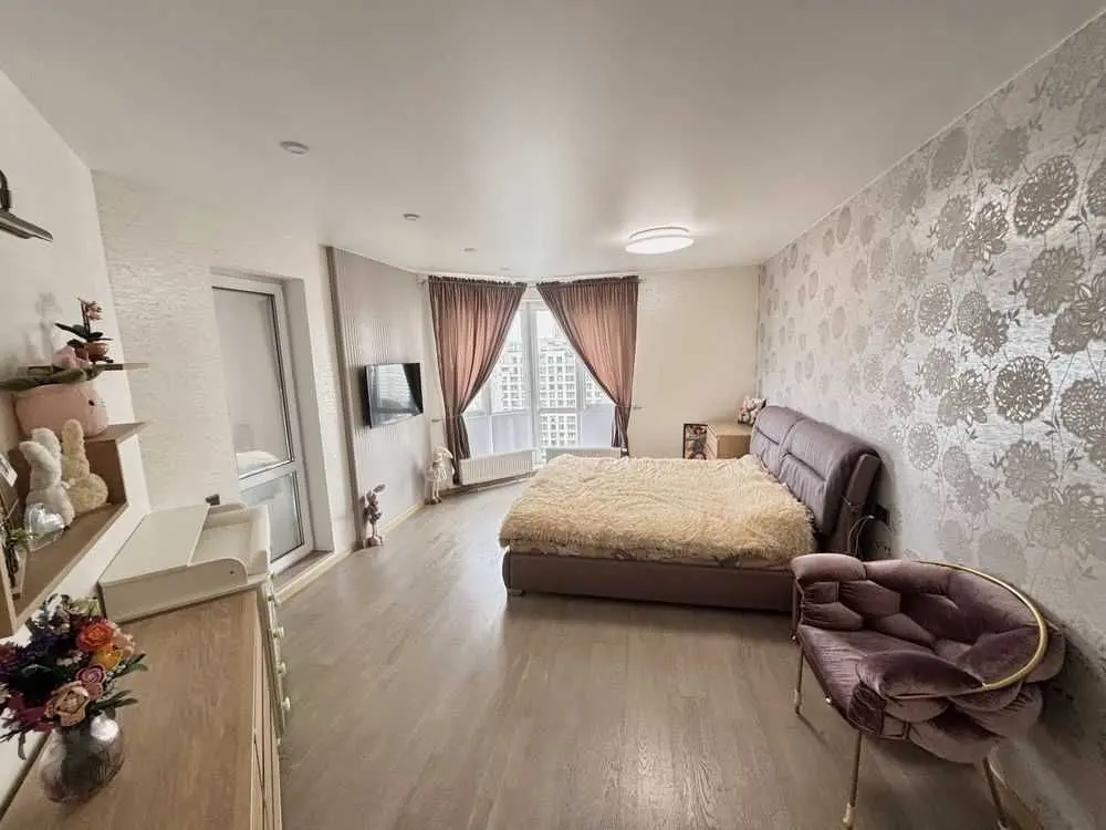 Фото Selling a 2-room apartment, 84 sq.m., Viacheslava Chornovola Street 11 Brovary, price: 119000 USD, code 6452