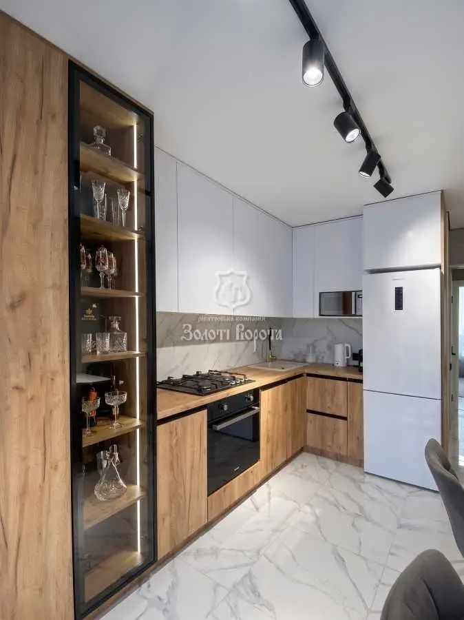 Фото Selling a 2-room apartment, 42 sq.m., Vynohradna street  Kriukivshchyna, price: 75000 USD, code 6457