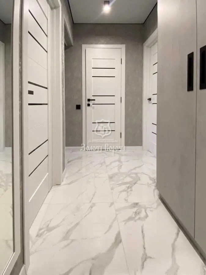 Фото Selling a 2-room apartment, 42 sq.m., Vynohradna street  Kriukivshchyna, price: 75000 USD, code 6457