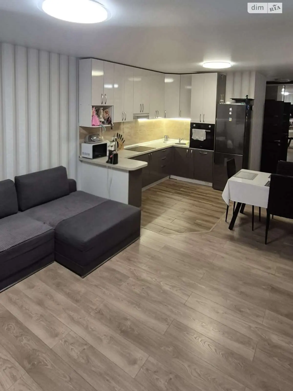 Фото Selling a 2-room apartment, 71.3 sq.m., Sobornosti avenue 17 к.2 Kyiv, price: 150000 $, code 6481