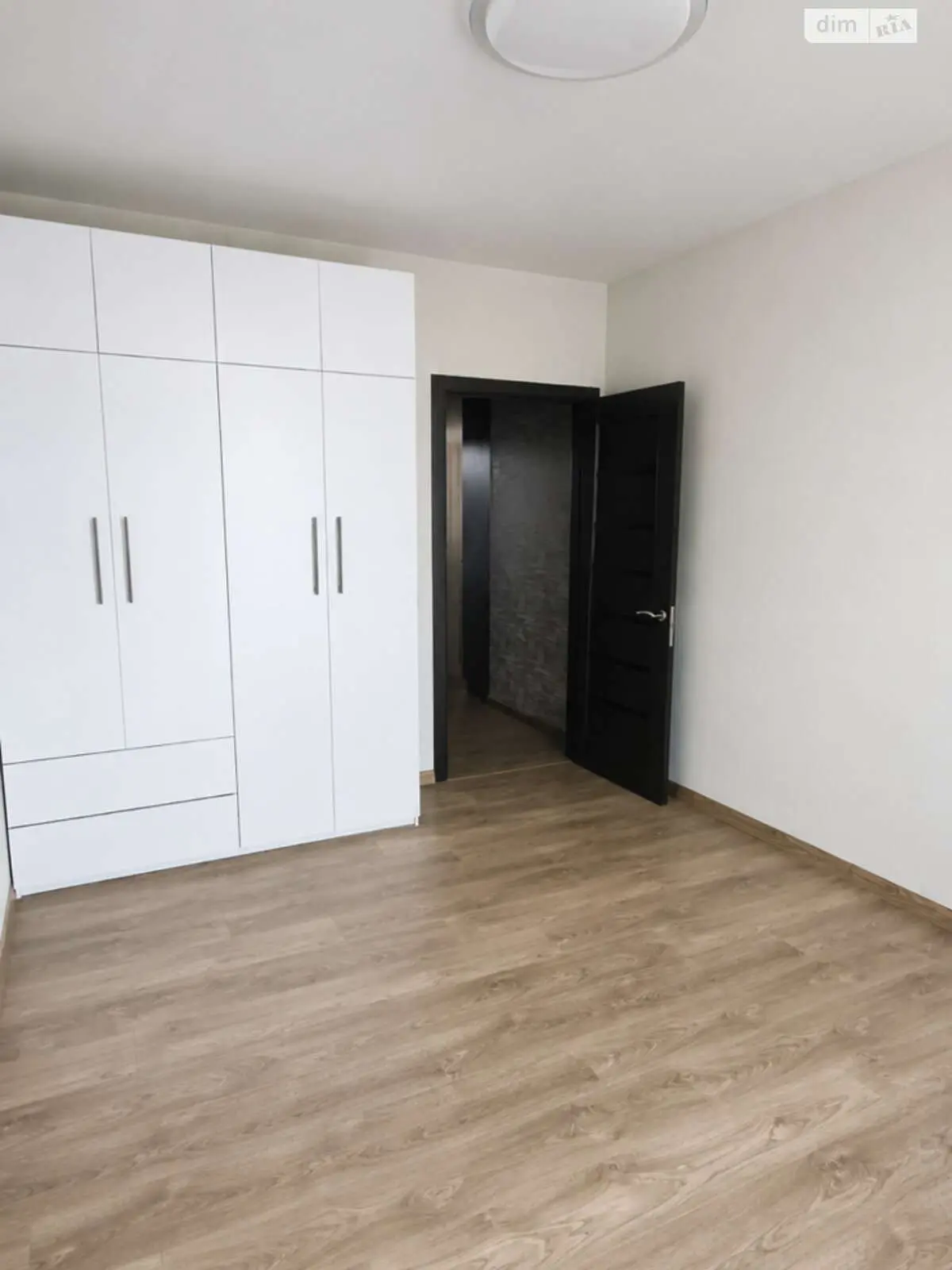 Фото Selling a 2-room apartment, 71.3 sq.m., Sobornosti avenue 17 к.2 Kyiv, price: 150000 $, code 6481