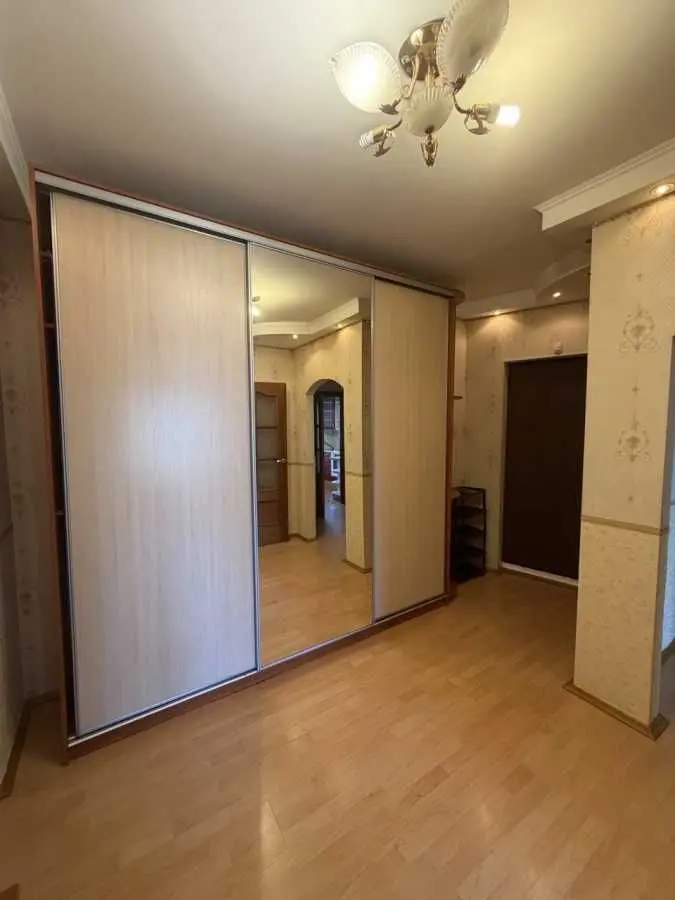 Фото Зняти 3 кімнатну квартиру, Машинобудівників вул. 15а Вишневе в довгострокову оренду, ціна: 20000 UAH, код 6495