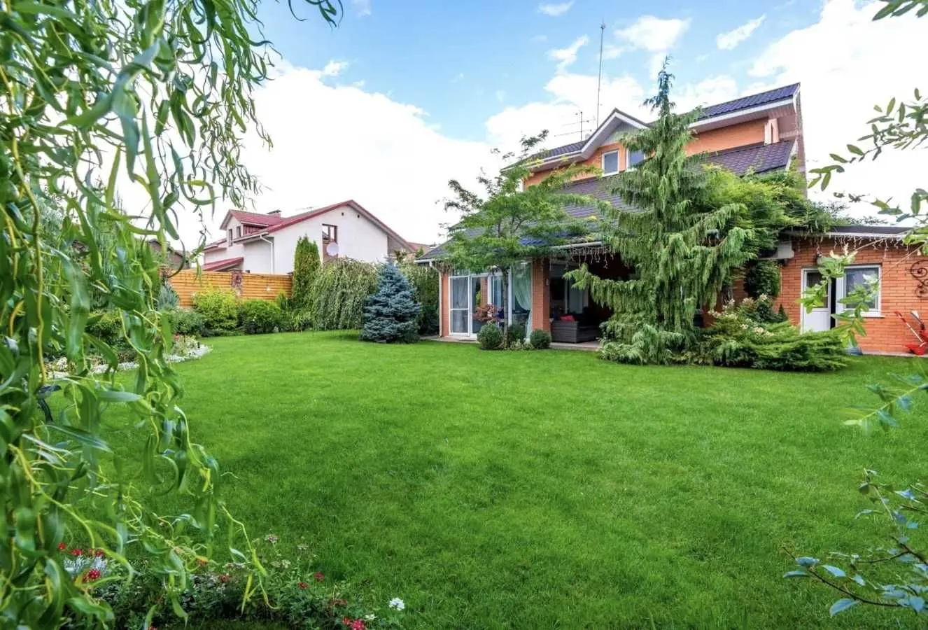 Фото Продаю дом, 260 кв. м, Святищенская ул. (Терешковой)  Киев, цена: 230000 USD, код 6496