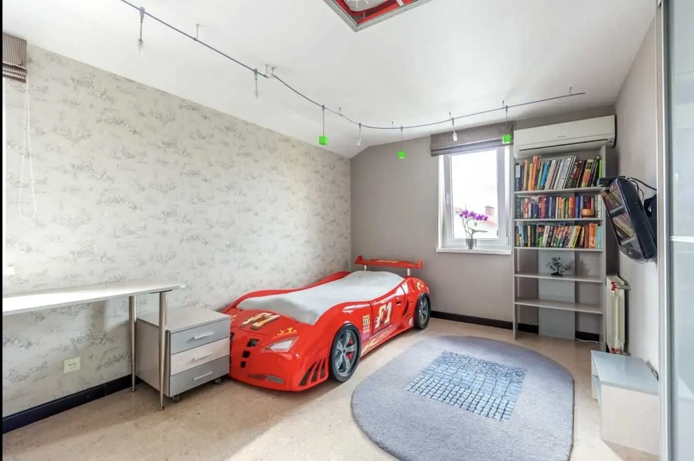 Фото Продаю дом, 260 кв. м, Святищенская ул. (Терешковой)  Киев, цена: 230000 USD, код 6496