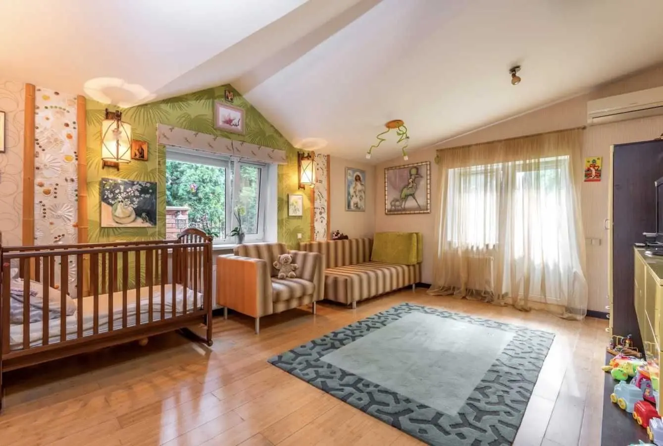 Фото Продаю дом, 260 кв. м, Святищенская ул. (Терешковой)  Киев, цена: 230000 USD, код 6496