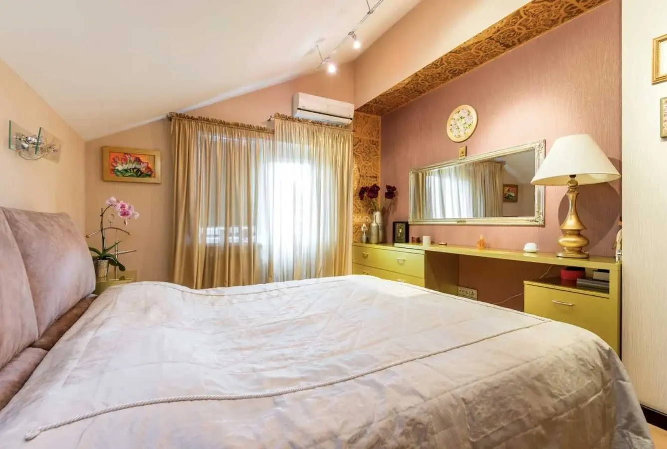 Фото Продаю дом, 260 кв. м, Святищенская ул. (Терешковой)  Киев, цена: 230000 USD, код 6496