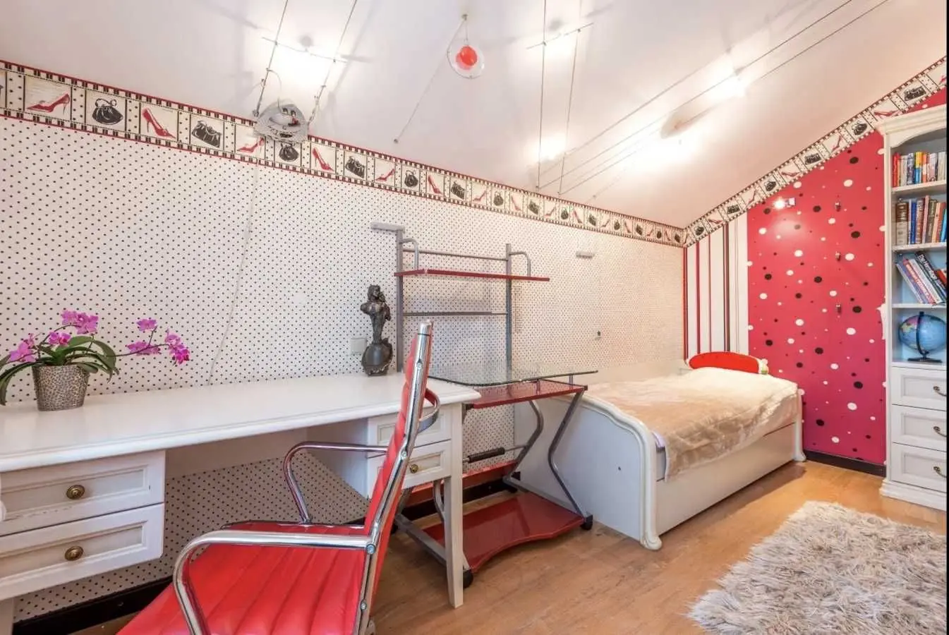 Фото Продаю дом, 260 кв. м, Святищенская ул. (Терешковой)  Киев, цена: 230000 USD, код 6496