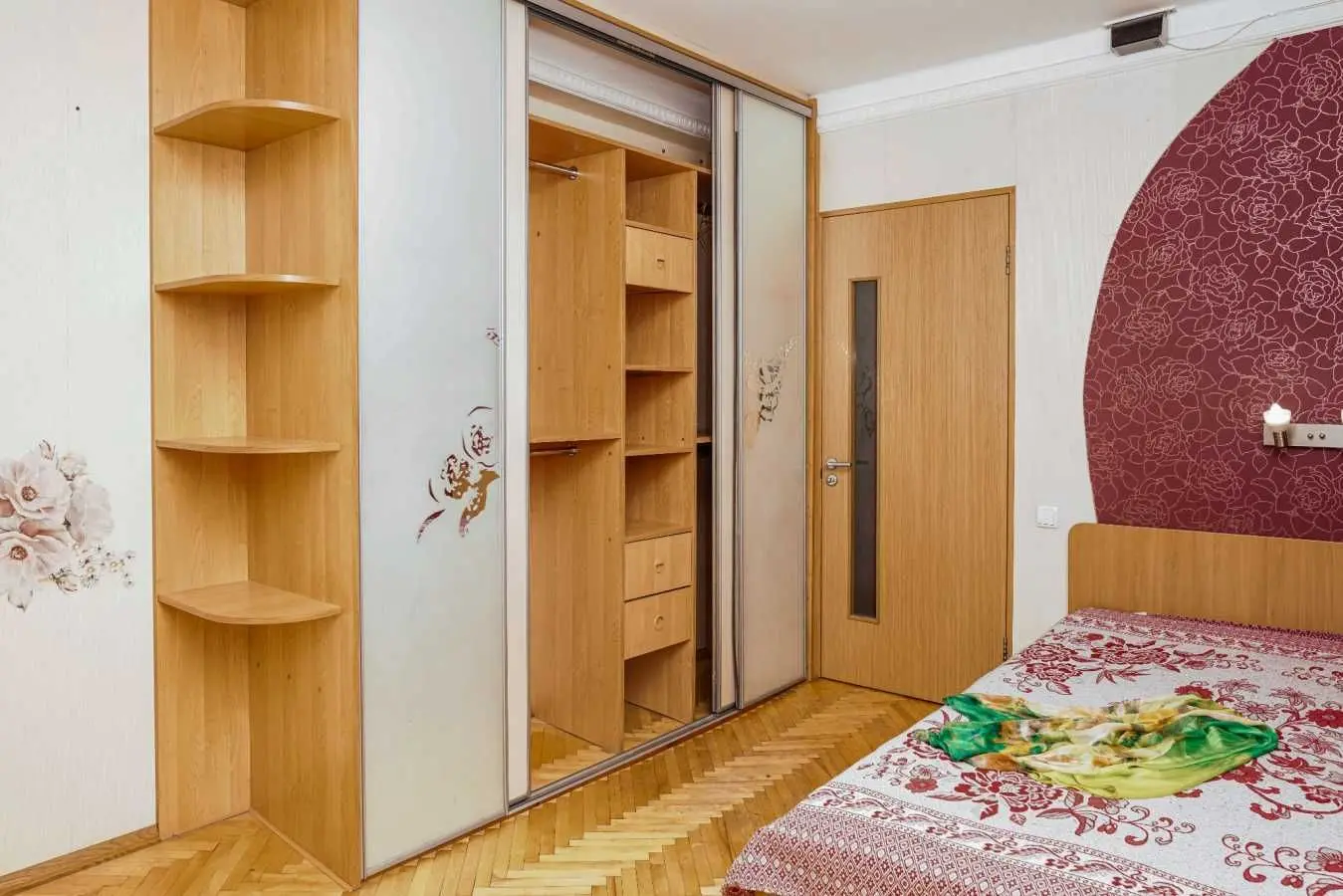 Фото Selling a 2-room apartment, 67.8 sq.m., Tuluzy Street 26 Kyiv, price: 69000 USD, code 6497