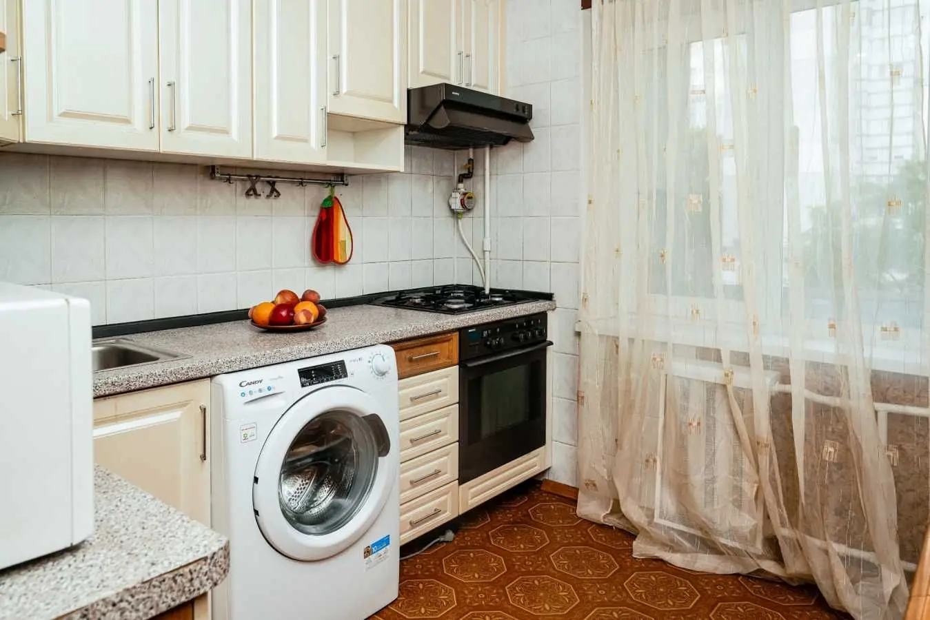 Фото Selling a 2-room apartment, 67.8 sq.m., Tuluzy Street 26 Kyiv, price: 69000 USD, code 6497