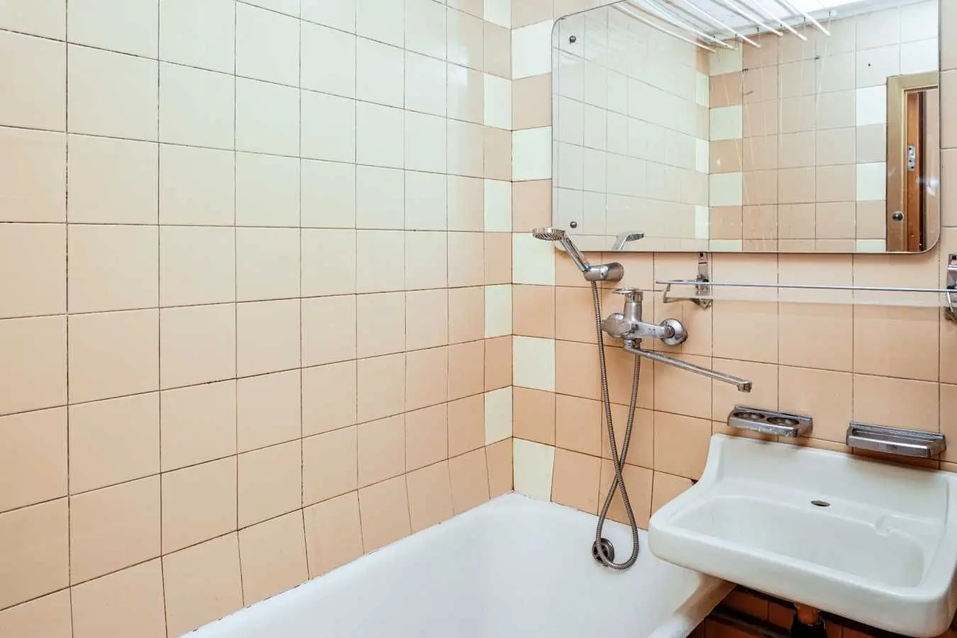 Фото Selling a 2-room apartment, 67.8 sq.m., Tuluzy Street 26 Kyiv, price: 69000 USD, code 6497