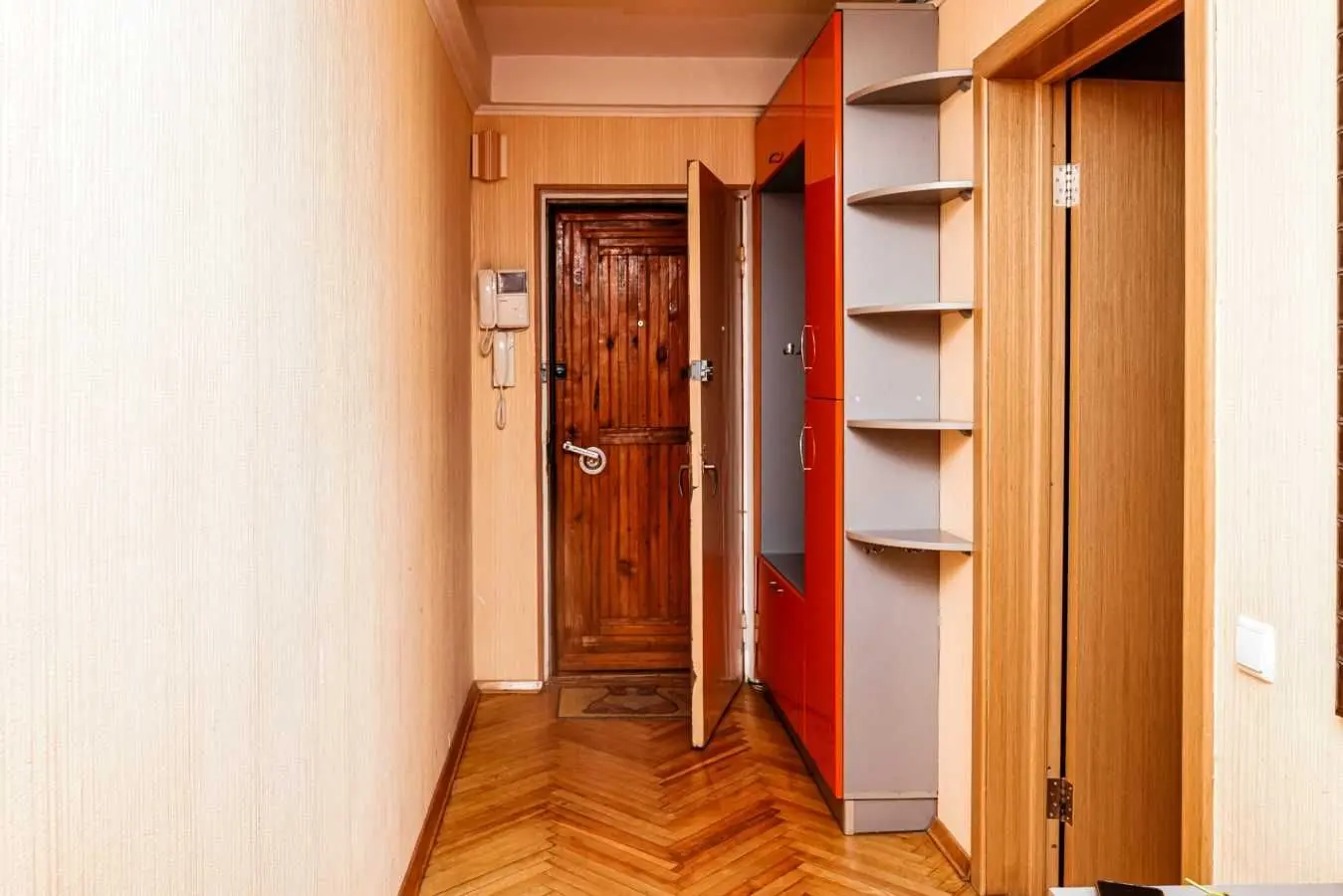 Фото Selling a 2-room apartment, 67.8 sq.m., Tuluzy Street 26 Kyiv, price: 69000 USD, code 6497