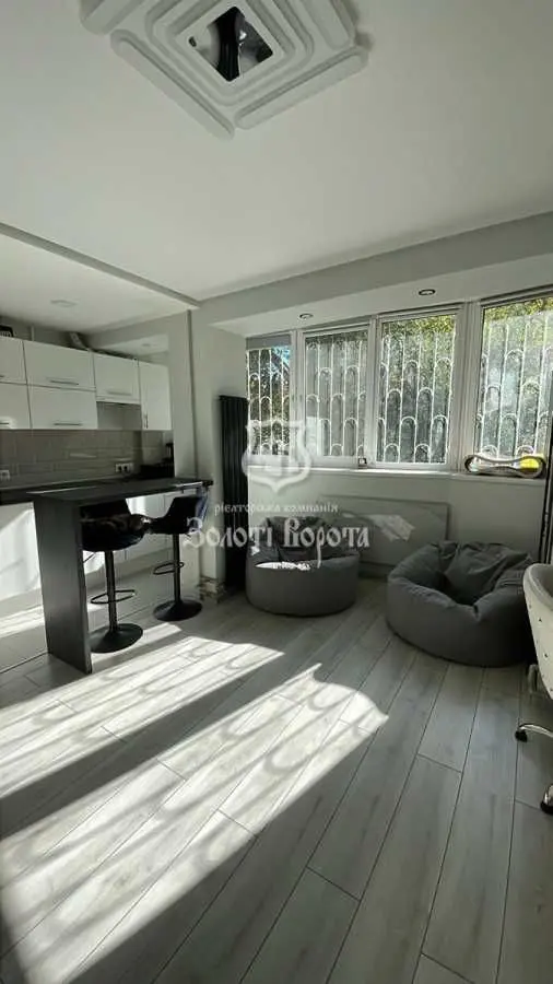 Фото Selling a 1-room apartment, 26 sq.m., Kyrylivska Street (Frunze Street) 89 Kyiv, price: 48000 USD, code 6501