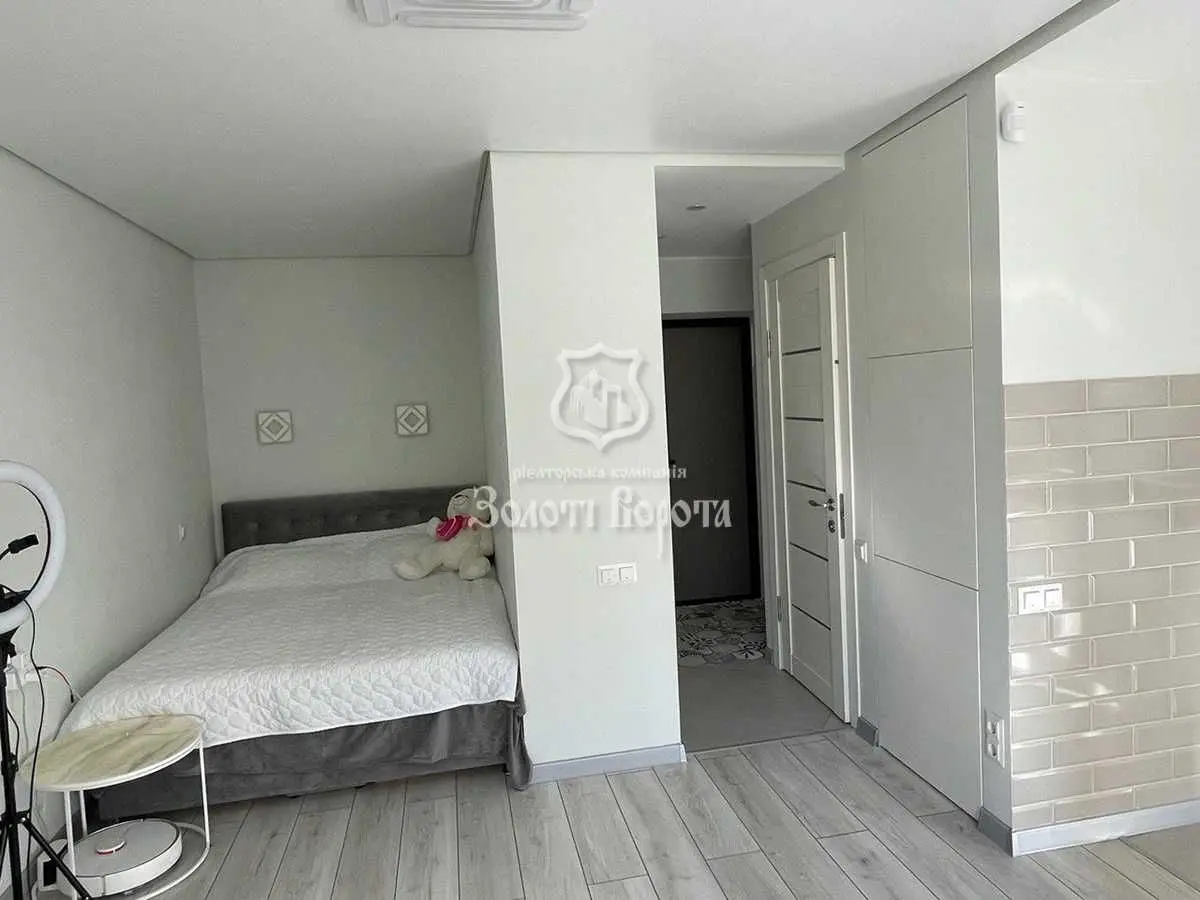 Фото Selling a 1-room apartment, 26 sq.m., Kyrylivska Street (Frunze Street) 89 Kyiv, price: 48000 USD, code 6501