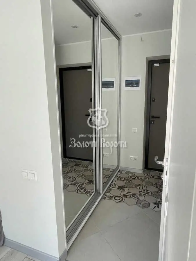 Фото Selling a 1-room apartment, 26 sq.m., Kyrylivska Street (Frunze Street) 89 Kyiv, price: 48000 USD, code 6501