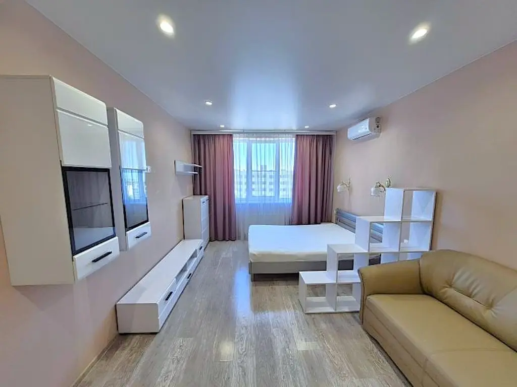 Фото Selling a 1-room apartment, 45 sq.m., Kostandi Street 162 Odesa, price: 45000 $, code 6516