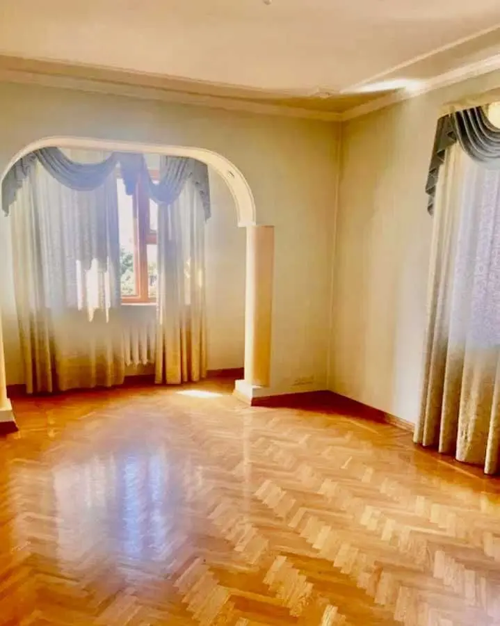 Фото Selling a house, 650 sq.m., Stoianka, price: 160000 USD, code 6517