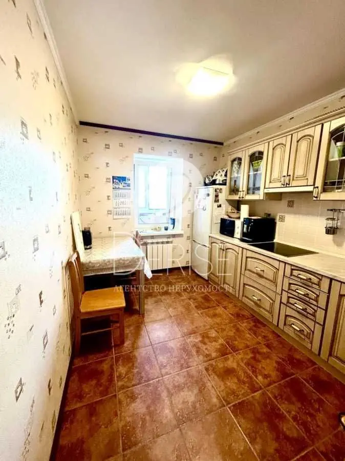 Фото Продаю 1 кімнатну квартиру, 50 кв. м, Срібнокільська вул. 20 Київ, ціна: 75000 USD, код 6525