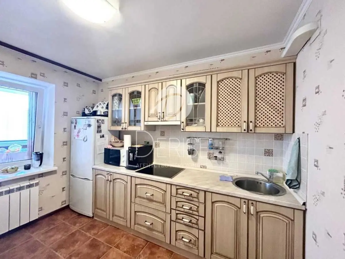 Фото Продаю 1 кімнатну квартиру, 50 кв. м, Срібнокільська вул. 20 Київ, ціна: 75000 USD, код 6525