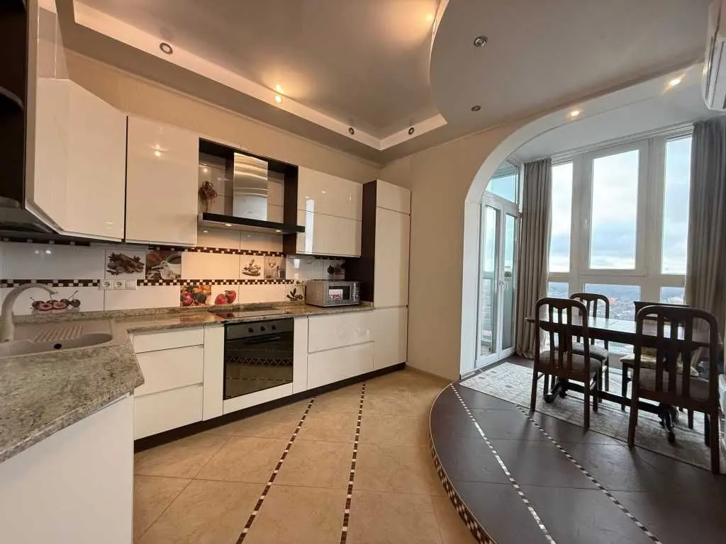 Фото Selling a 3-room apartment, 112 sq.m., Nauky Avenue 30 Kyiv, price: 190000 USD, code 6558