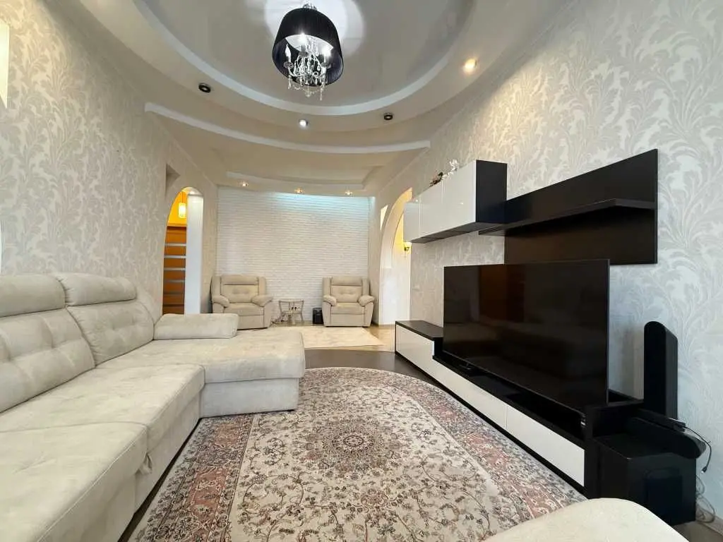 Фото Selling a 3-room apartment, 112 sq.m., Nauky Avenue 30 Kyiv, price: 190000 USD, code 6558