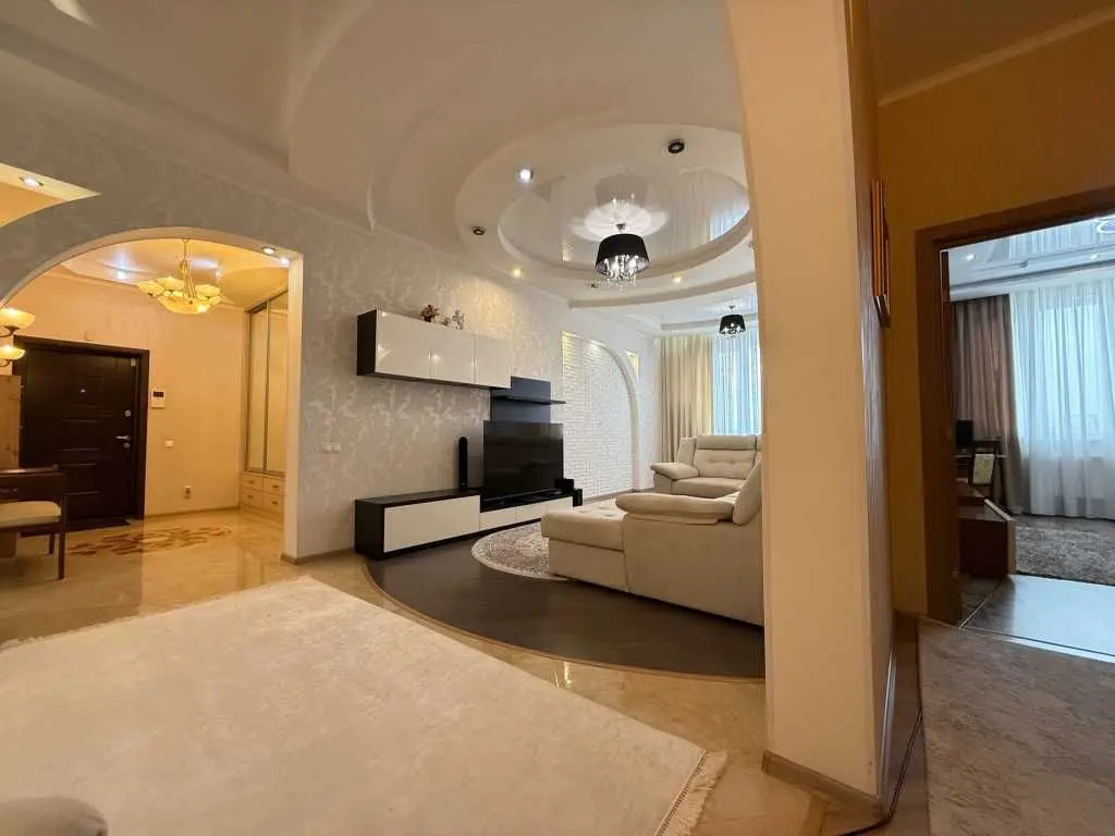 Фото Selling a 3-room apartment, 112 sq.m., Nauky Avenue 30 Kyiv, price: 190000 USD, code 6558