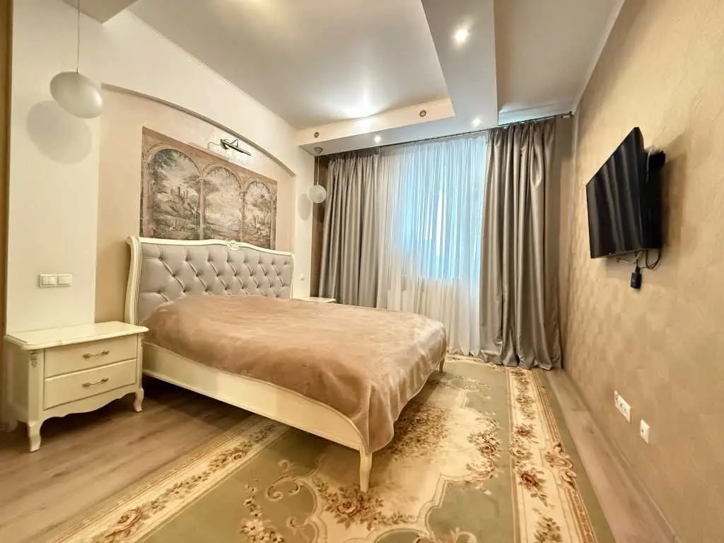 Фото Selling a 3-room apartment, 112 sq.m., Nauky Avenue 30 Kyiv, price: 190000 USD, code 6558