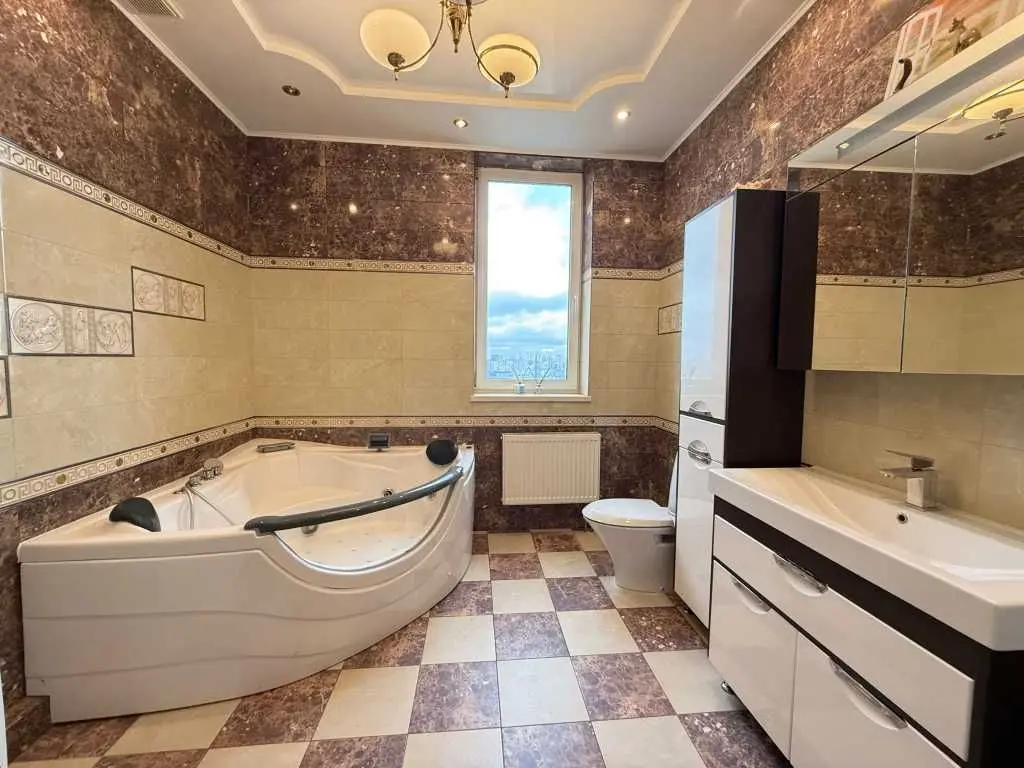 Фото Selling a 3-room apartment, 112 sq.m., Nauky Avenue 30 Kyiv, price: 190000 USD, code 6558