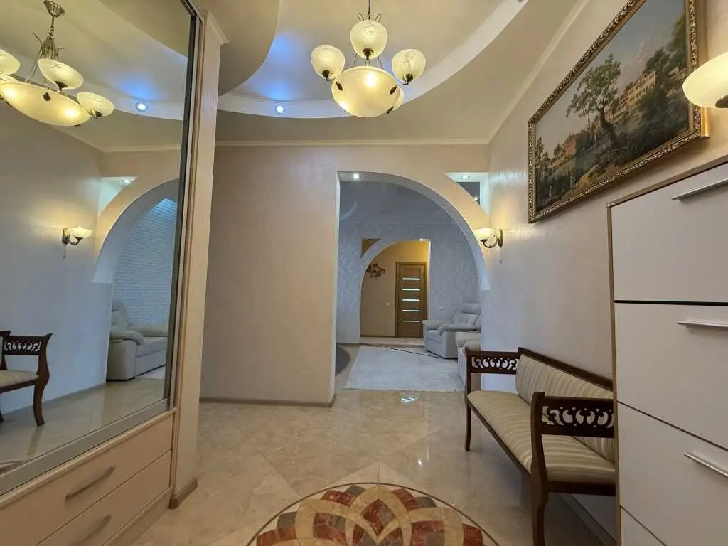 Фото Selling a 3-room apartment, 112 sq.m., Nauky Avenue 30 Kyiv, price: 190000 USD, code 6558