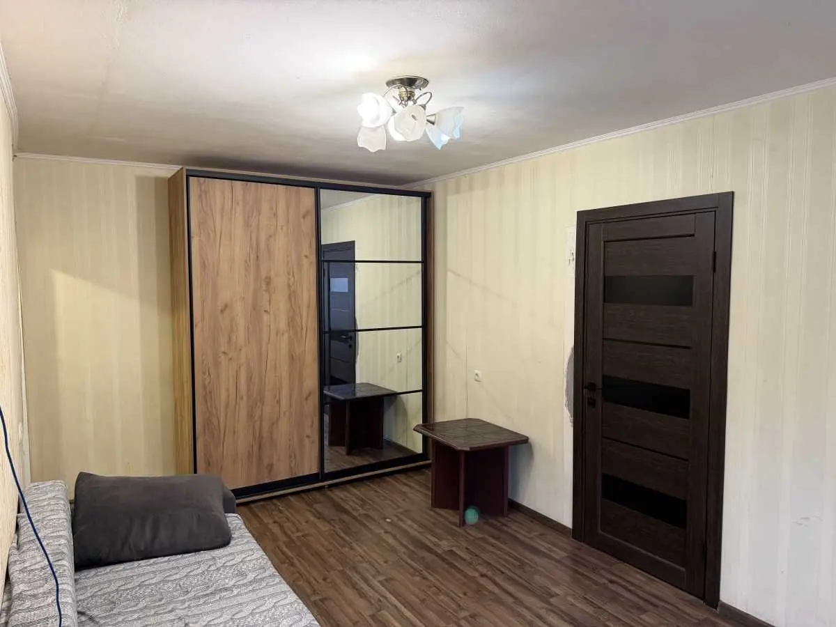 Фото Selling a 2-room apartment, 45 sq.m., Bohdana Khmelnytskoho Avenue (Heroiv Stalinhrada Street) 45 Dnipro, price: 36000 USD, code 6559