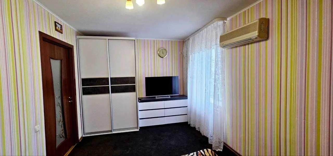 Фото Selling a 2-room apartment, 61.5 sq.m., Kharkivska street 63 Kamianske, price: 40000 USD, code 6560