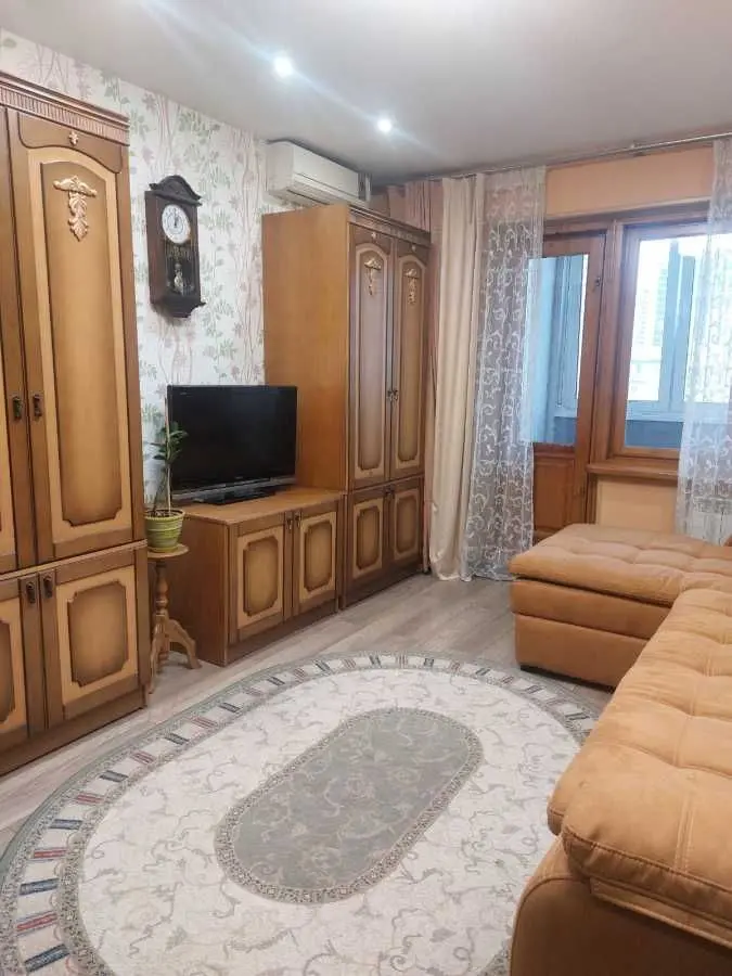 Фото Зняти 1 кімнатну квартиру, Харківське шосе 180/21 Київ в довгострокову оренду, ціна: 13000 UAH, код 6563