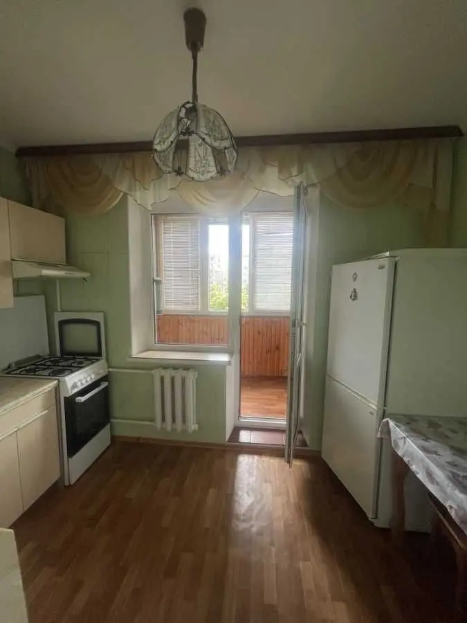 Фото Зняти 1 кімнатну квартиру, Симиренка вул. 14а Київ в довгострокову оренду, ціна: 12000 UAH, код 6565
