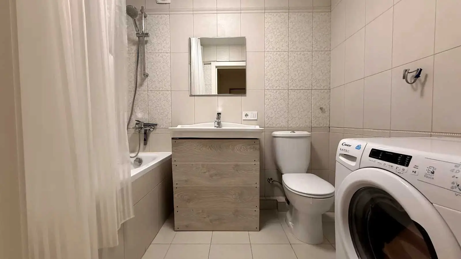 Фото Selling a 1-room apartment, 43 sq.m., Schastya street  Kriukivshchyna, price: 67000 USD, code 6576
