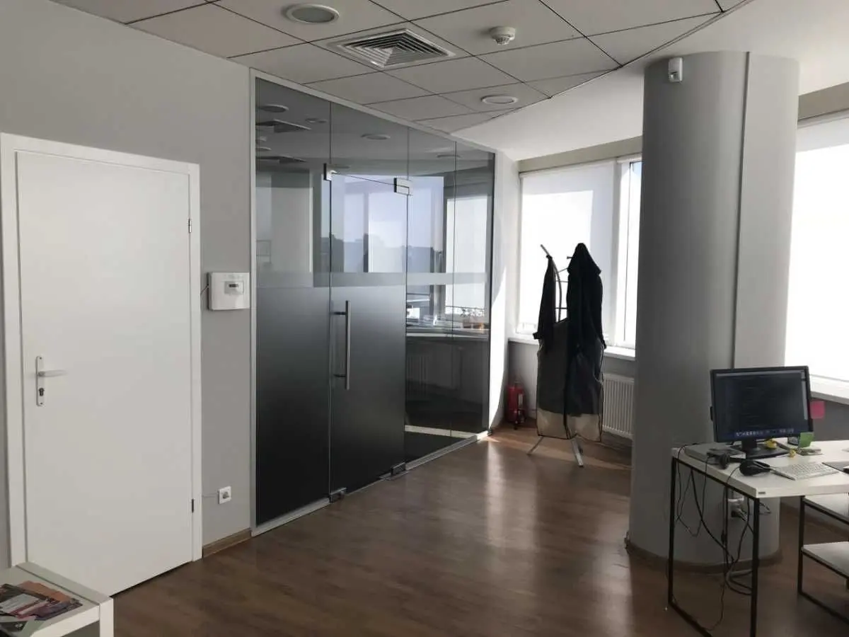 Фото Rent an office, Yevhena Sverstiuka Street 2а Kyiv for long-term rent, price: 57330 UAH, code 6578
