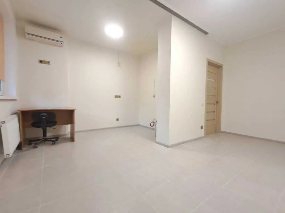 Фото Продаю офіс, 60 кв. м, Наталії Ужвій вул. 12 Київ, ціна: 85000 USD, код 6592