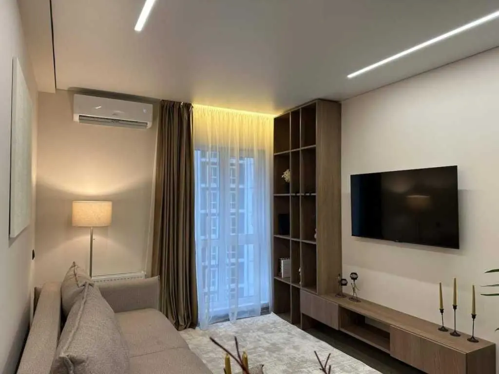 Фото Selling a 1-room apartment, 41 sq.m., Mykhaila Maksymovycha Street (Onufriia Trutenka Street)  Kyiv, price: 123000 USD, code 6607