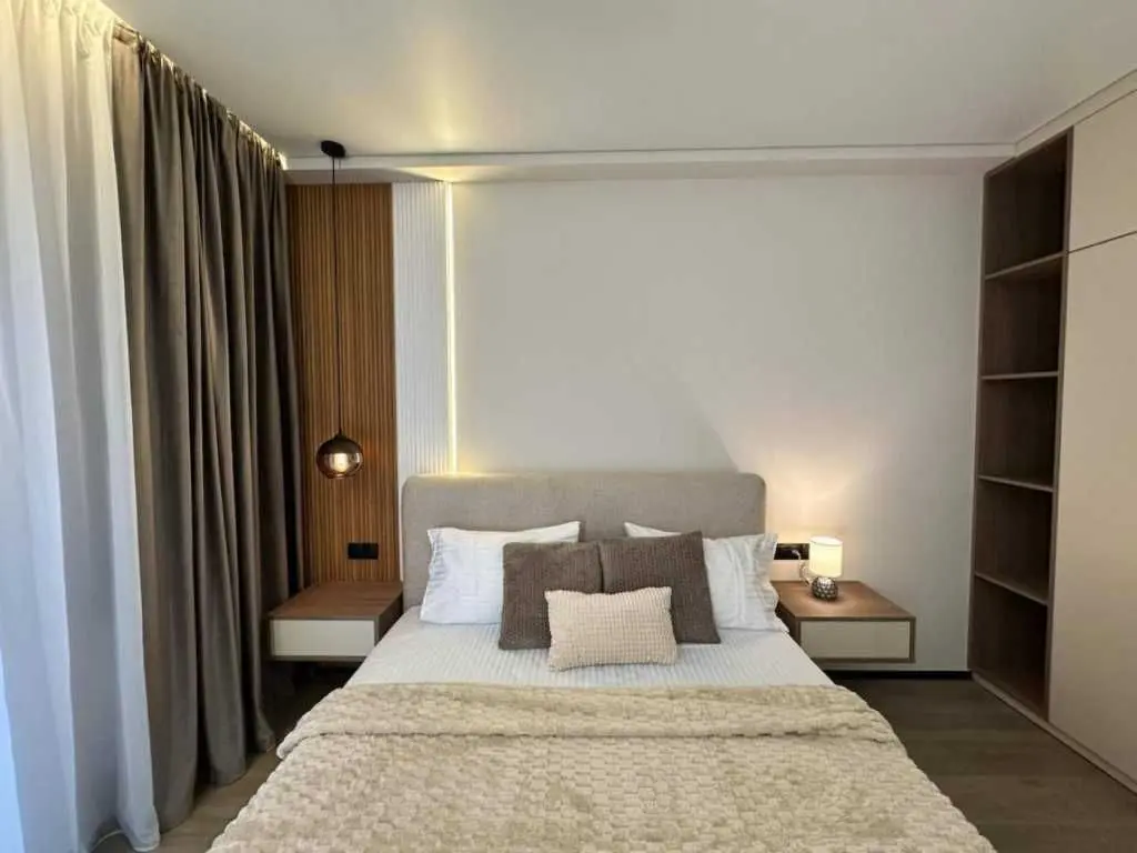 Фото Selling a 1-room apartment, 41 sq.m., Mykhaila Maksymovycha Street (Onufriia Trutenka Street)  Kyiv, price: 123000 USD, code 6607