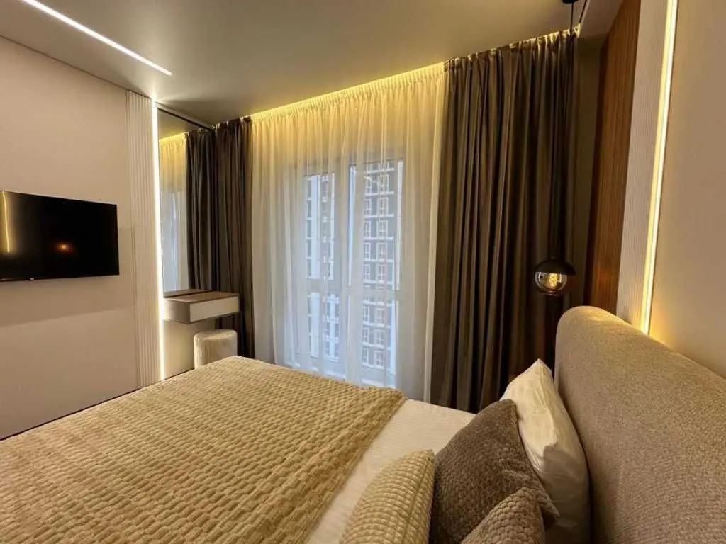 Фото Selling a 1-room apartment, 41 sq.m., Mykhaila Maksymovycha Street (Onufriia Trutenka Street)  Kyiv, price: 123000 USD, code 6607