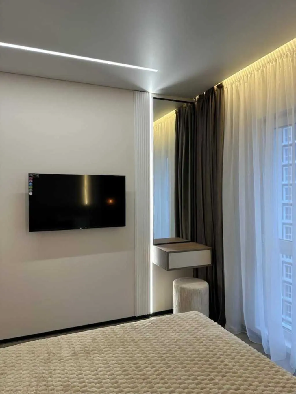 Фото Selling a 1-room apartment, 41 sq.m., Mykhaila Maksymovycha Street (Onufriia Trutenka Street)  Kyiv, price: 123000 USD, code 6607
