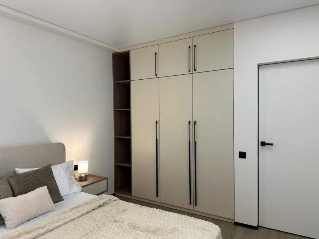 Фото Selling a 1-room apartment, 41 sq.m., Mykhaila Maksymovycha Street (Onufriia Trutenka Street)  Kyiv, price: 123000 USD, code 6607