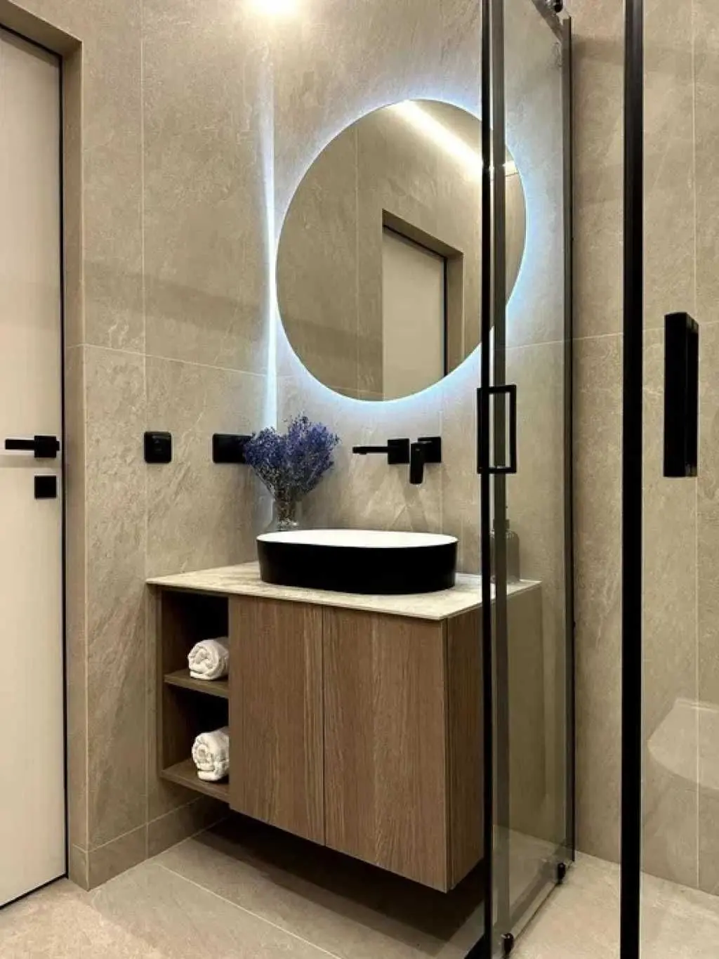 Фото Selling a 1-room apartment, 41 sq.m., Mykhaila Maksymovycha Street (Onufriia Trutenka Street)  Kyiv, price: 123000 USD, code 6607