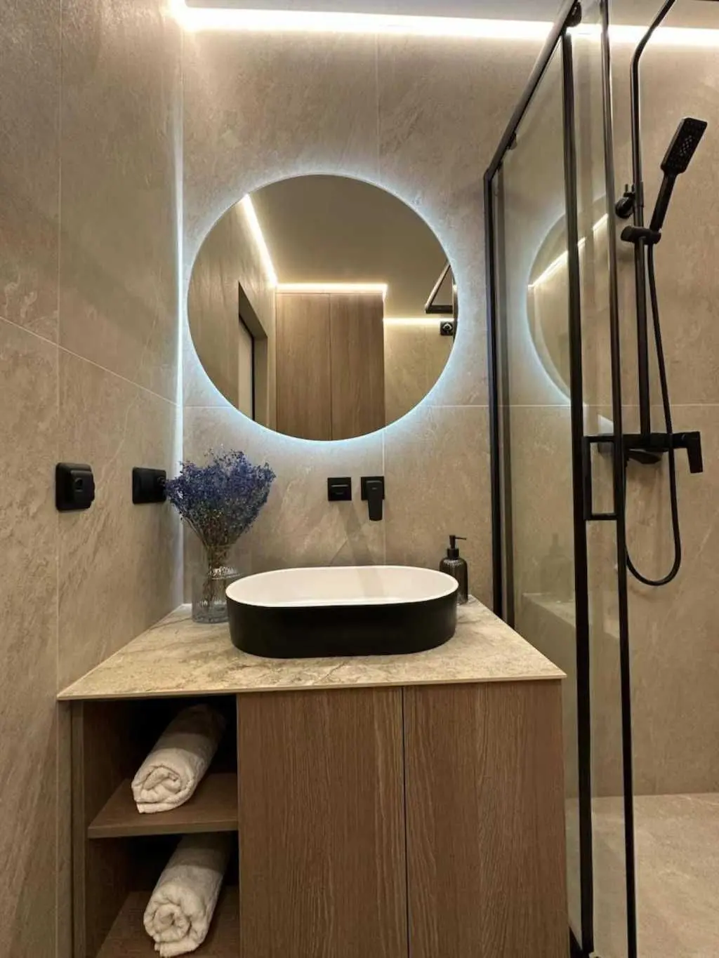 Фото Selling a 1-room apartment, 41 sq.m., Mykhaila Maksymovycha Street (Onufriia Trutenka Street)  Kyiv, price: 123000 USD, code 6607