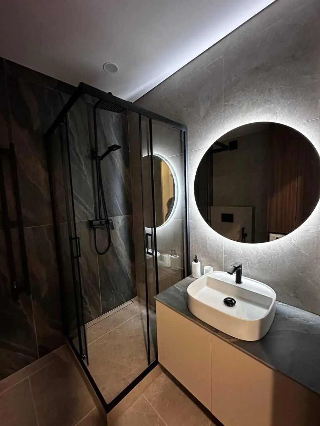 Фото Selling a 1-room apartment, 41 sq.m., Mykhaila Maksymovycha Street (Onufriia Trutenka Street)  Kyiv, price: 126000 USD, code 6608
