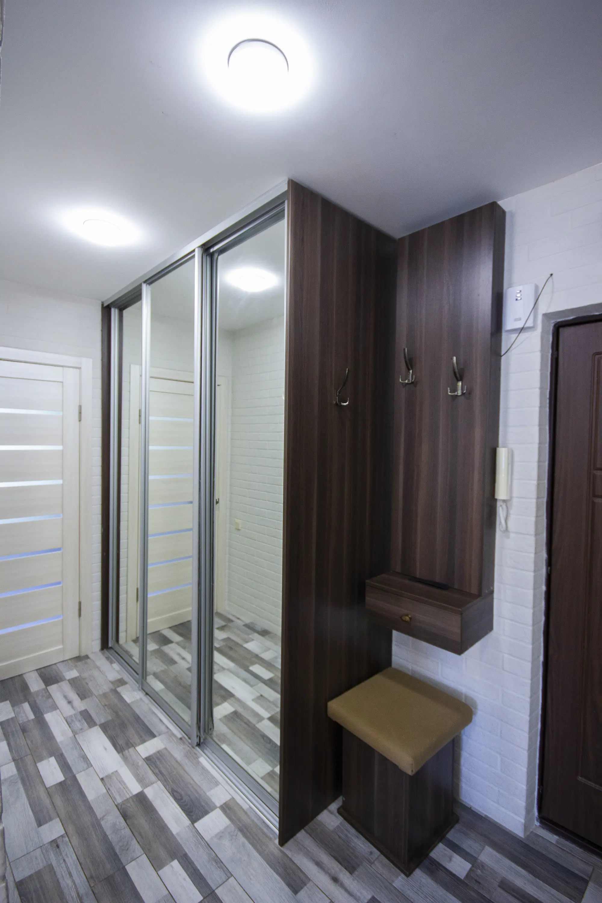 Фото Rent a 2-room apartment, Marazliivska Street 1 Odesa for long-term rent, price: 400 $, code 6609