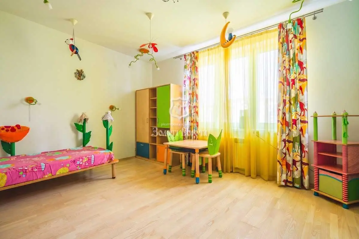Фото Продаю 3 кімнатну квартиру, 113.1 кв. м, Урлівська вул.  Київ, ціна: 165000 USD, код 6612