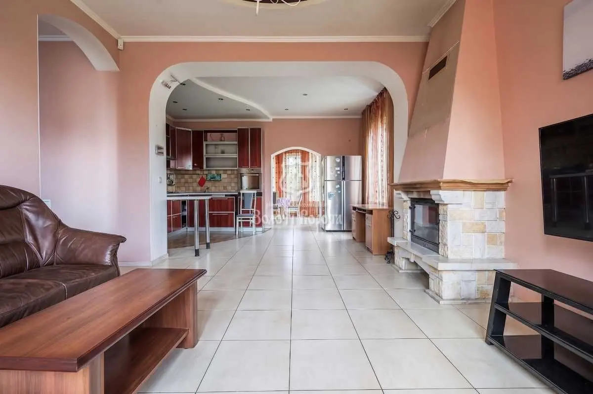 Фото Продаю дом, 270 кв. м, Садовая ул.  Киев, цена: 255000 USD, код 6629