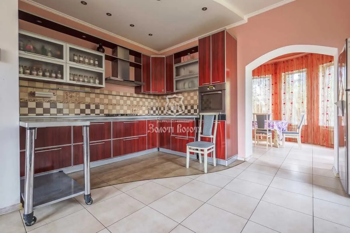 Фото Продаю дом, 270 кв. м, Садовая ул.  Киев, цена: 255000 USD, код 6629