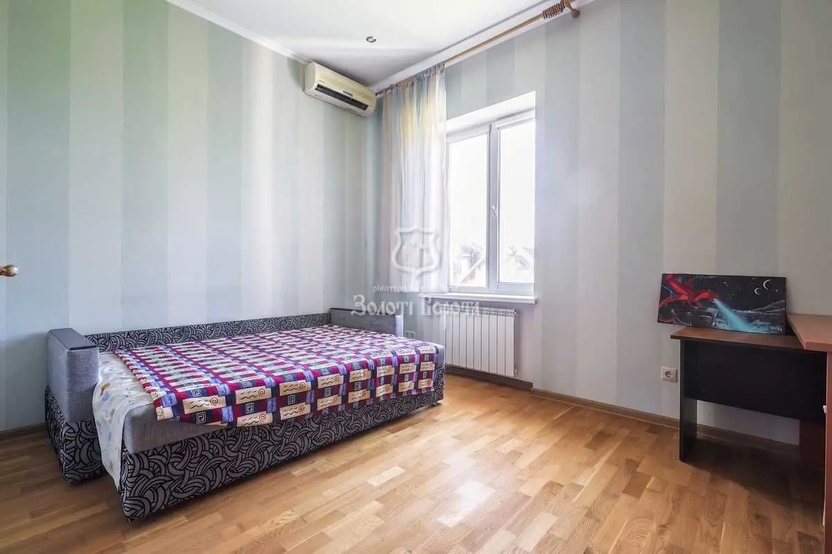 Фото Продаю дом, 270 кв. м, Садовая ул.  Киев, цена: 255000 USD, код 6629
